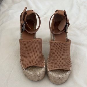 Marc Fisher LTD Espadrille Platform Wedge sz5